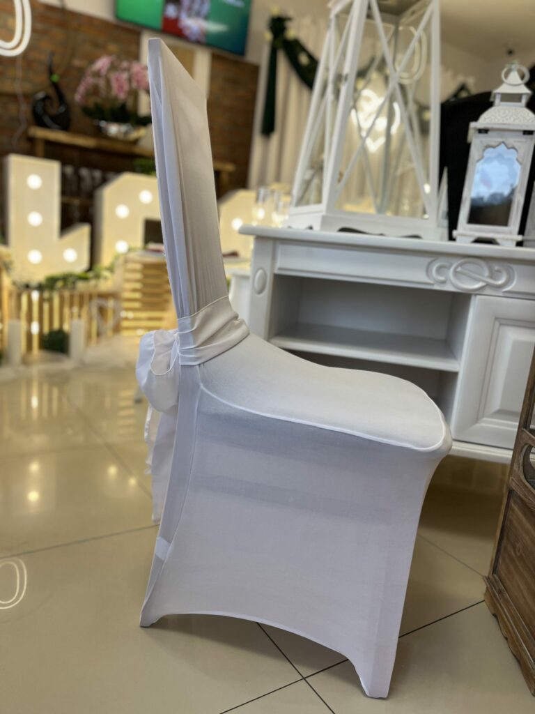 pokrowiec na krzesło biały